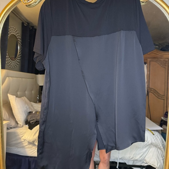 NWT asymmetrical crew neck, top size extra large - Picture 2 of 8